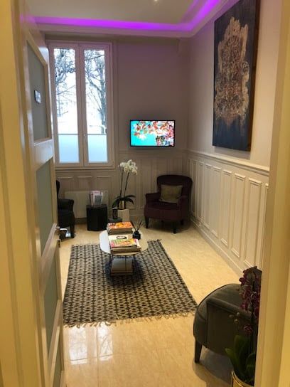 Dr Sandrine Uzan | Nutrition | Médecine Esthétique | Mésolift | Injections |